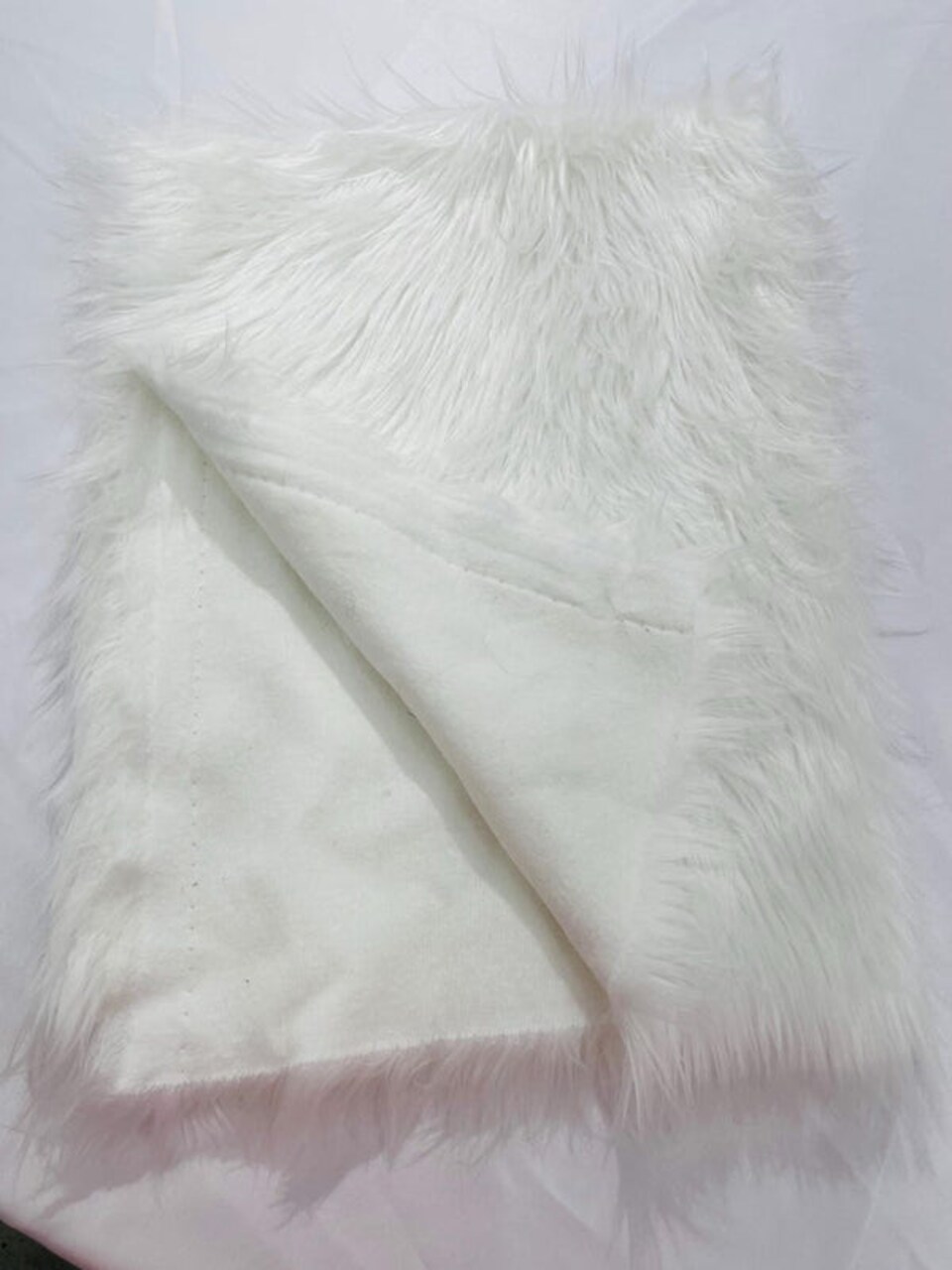 1 Yard Shaggy Faux Fox Fur Soft Vegan Fabric for Crafts, Costumes & Home Decor Projects